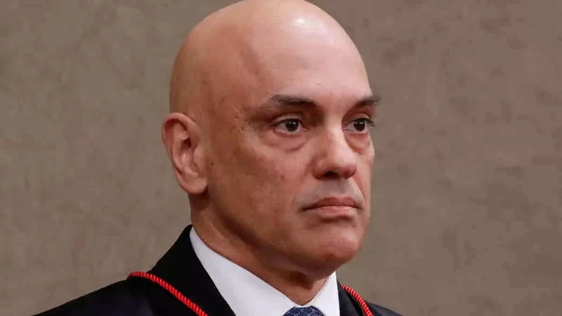 Moraes ‘determina a própria prisão’ e PF investiga possível invasão hacker no CNJ