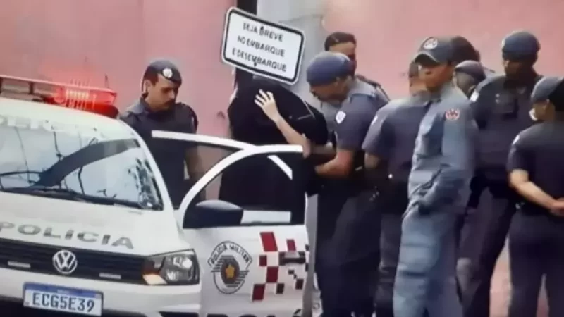 Ataque de adolescente mata professora e deixa outros quatro feridos em escola