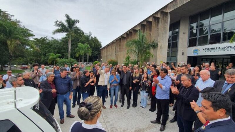 Velório de Amarildo Cruz reúne aliados e adversários políticos