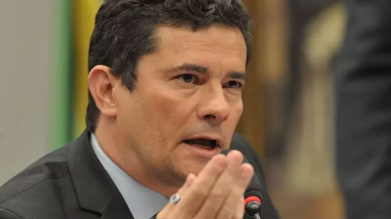 Moro reage e pede análise de ‘suspeição’ do novo juiz da Lava Jato