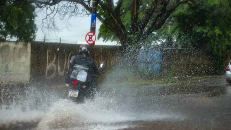 Previsão de chuva deve amenizar temperaturas em MS