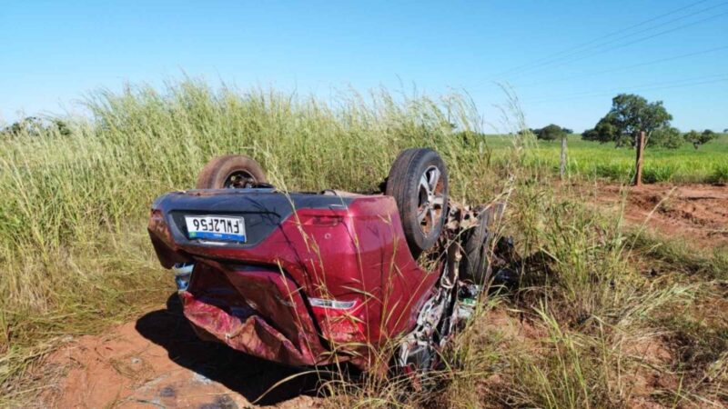 Três pessoas morrem em acidente grave com capotamento durante ultrapassagem na BR-060