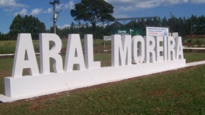 Gasolina acaba, picape é atingida na traseira e dois morrem