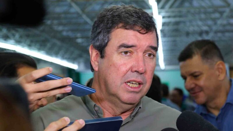 Servidores públicos de Mato Grosso do Sul terão reajuste pelo IPCA, promete Eduardo Riedel