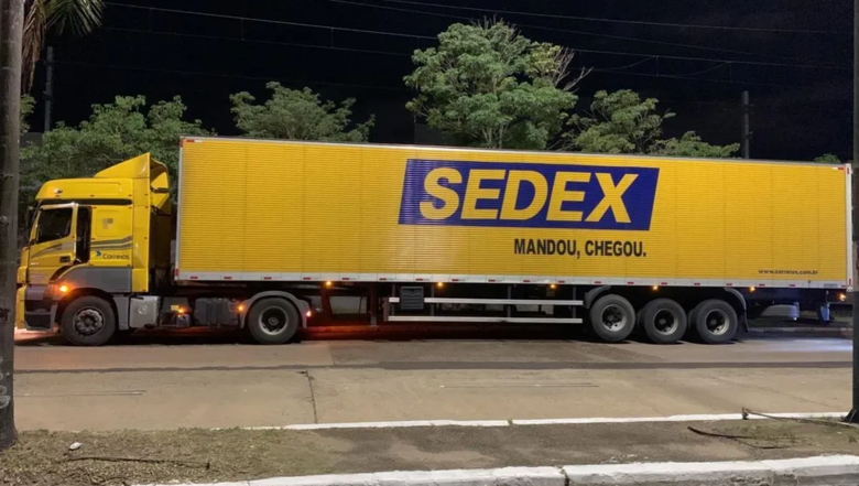 Polícia apreende 60 kg de drogas em caminhão do Sedex