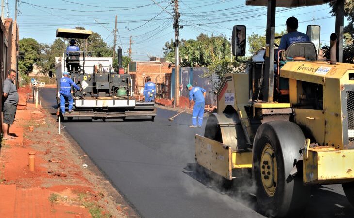 Governo leva asfalto para Moreninha IV e muda a realidade dos moradores que sofriam com barro e poeira