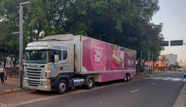 Hospital de Amor realiza exame de mamografia na Praça Ary Coelho