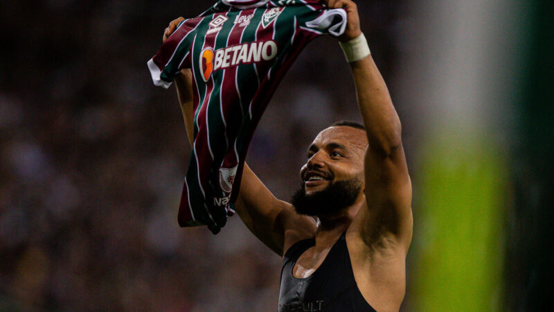 Fluminense vence Argentinos com 2 gols no fim e mantém chance de Fla-Flu na Libertadores