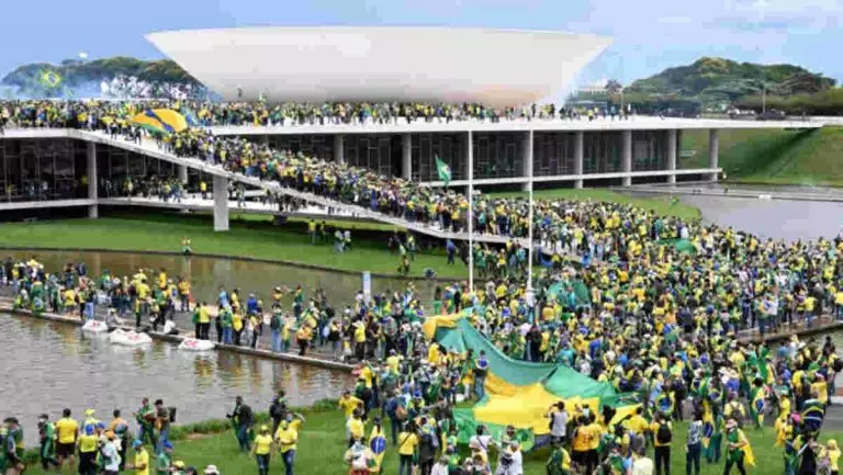 PF prende comandante da PM no DF, coronéis, major e tenente por omissão ante 8 de janeiro