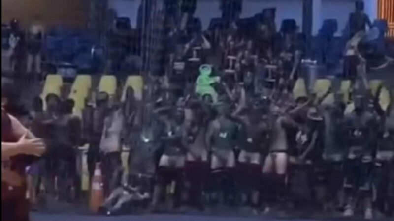 Unisa expulsa alunos por atos obscenos durante jogo de volei feminino