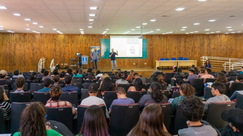 Jovens podem participar que cursos gratuitos oferecidos a partir de segunda-feira