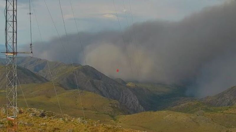 Nuvem de fumaça provocada por queimadas encobre Serra do Amolar em MS