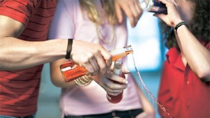 Sesau busca estratégias para evitar consumo de drogas entre adolescente da Capital