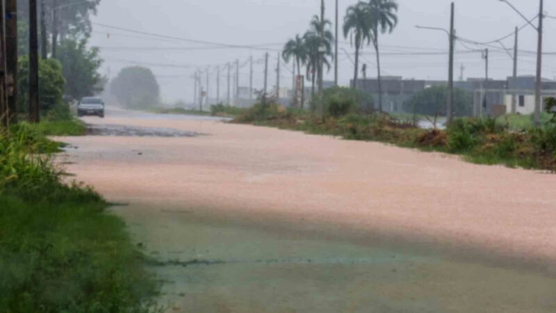 Chuva forte deixa rastro de destruição em bairros de Campo Grande