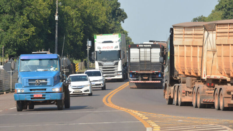 Caminhões bi-trem estão proibidos de trafegar em quatro horários neste Carnaval; veja