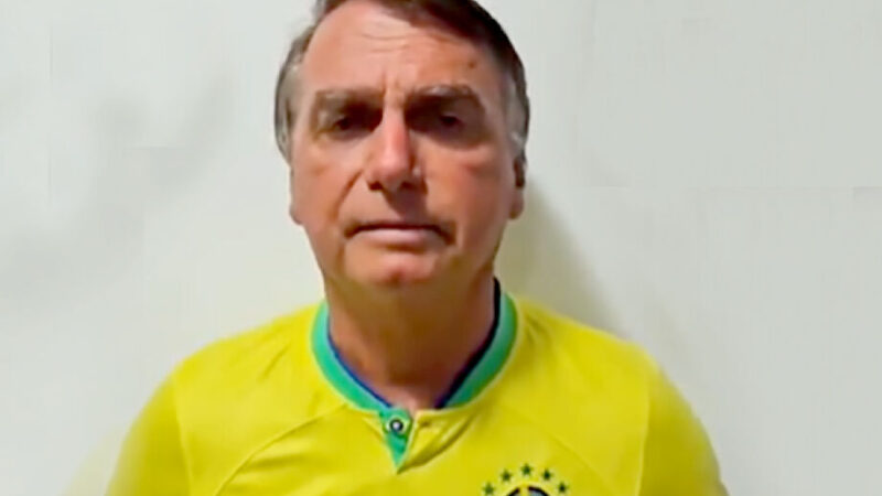 Bolsonaro pede a Moraes a devolução de seu passaporte