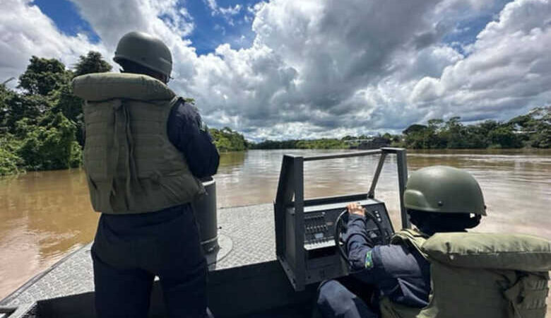 Defesa envia 800 militares para reforçar combate ao garimpo na terra Yanomami