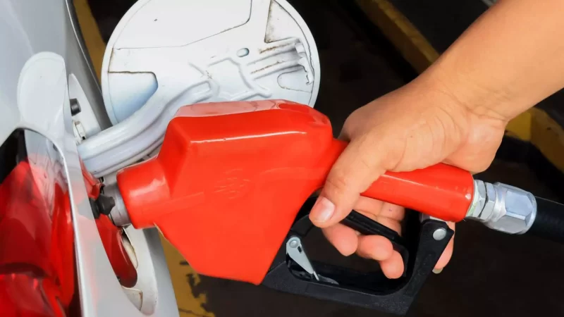 Gasolina é vendida por até R$ 6,93 em Mato Grosso do Sul, mas preço médio ficou em R$ 5,64 na última semana