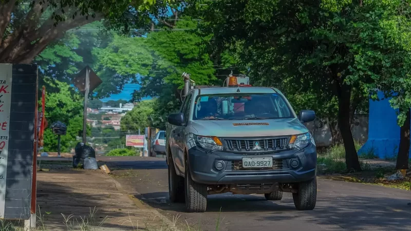 Fumacê reforça o combate ao Aedes aegypti em cinco bairros de Campo Grande nesta sexta-feira