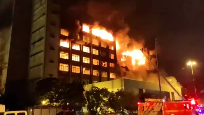 Sobe para 10 o número de mortos após incêndio em pousada em Porto Alegre