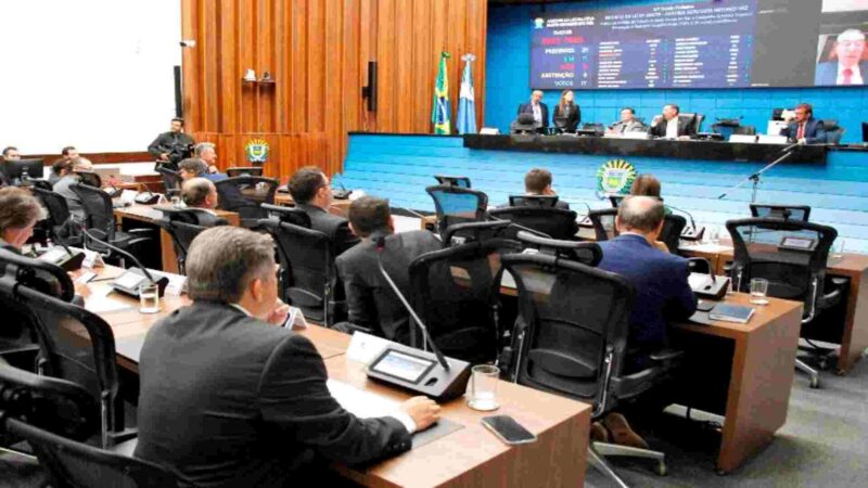 Deputados debatem queda em número de professores concursados e equiparação salarial em MS