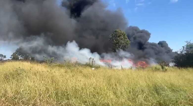 Incêndio na fábrica da Frutilla atingiu o pátio e área de vegetação