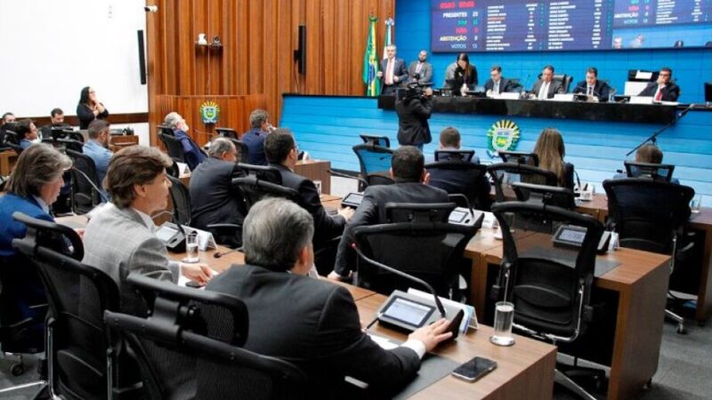 Deputados aprovam projetos que ampliam direitos dos consumidores