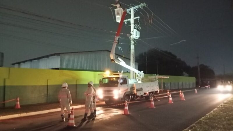 Ventania deixou o interior e 40 bairros sem energia na Capital; saiba o que fazer