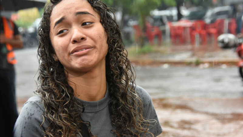 Chuva atrapalha estudantes no 1º dia de Enem em Campo Grande