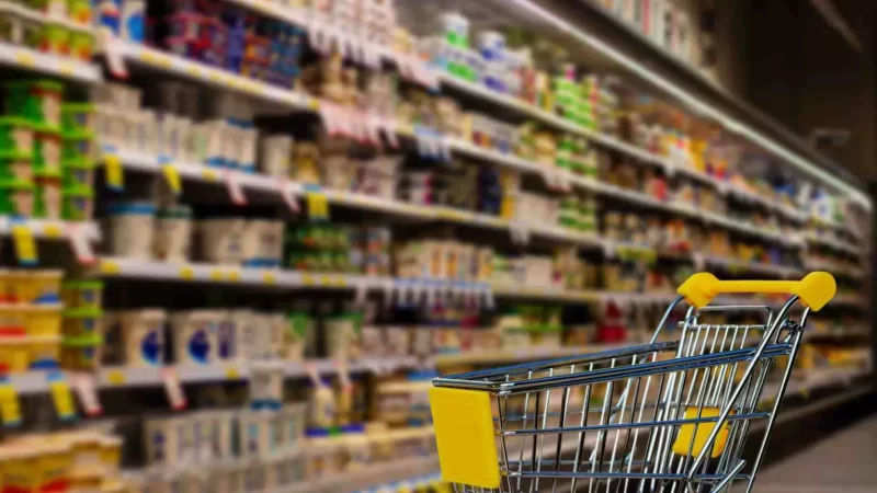 Dupla é detida por troca de etiquetas em supermercado do Jardim Centro-Oeste