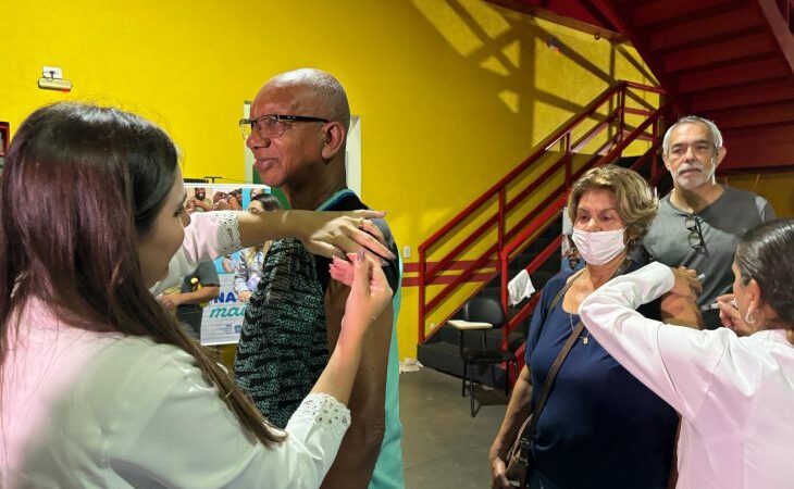 Dia da Saúde: campo-grandenses aderem ao drive da vacinação e impulsionam imunização contra a Influenza