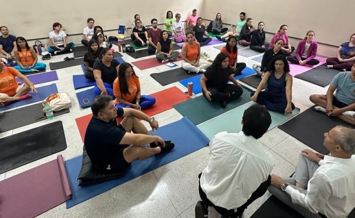 MS inicia projeto piloto de Yogaterapia no SUS com destaque internacional
