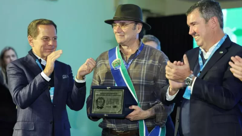 Almir Sater é consagrado embaixador do Pantanal durante fórum pré-COP em MS