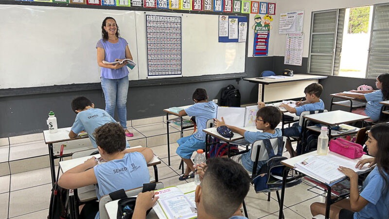 Prefeita Adriane garante 6,27% no piso do magistério e vai convocar mais 273 professores, elevando em mais de 70% número de efetivos na Reme