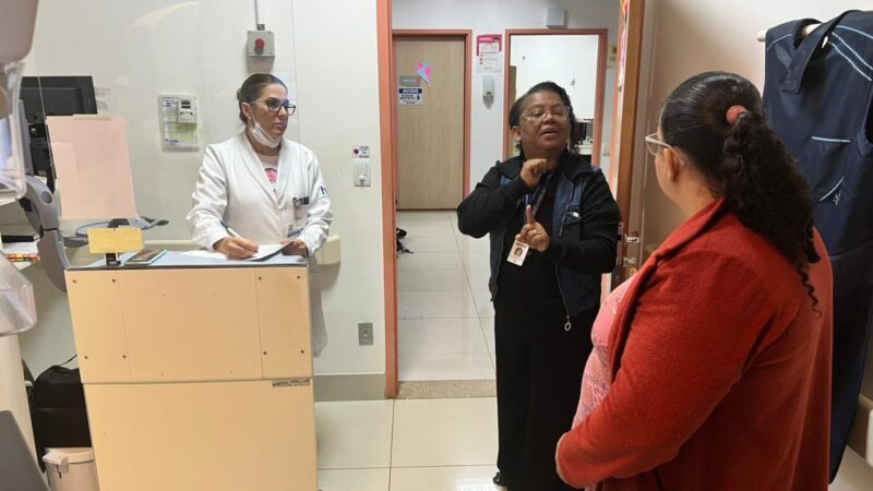 Parceria entre Prefeitura e Hospital de Amor garante atendimento humanizado para mulheres surdas durante realização de exames