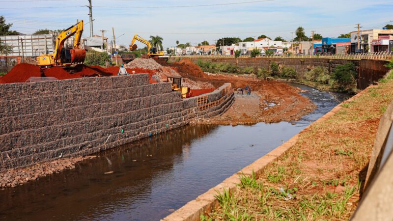 Prefeitura de Campo Grande avança com obras de contenção no Anhanduí e inicia nova etapa na Ernesto Geisel