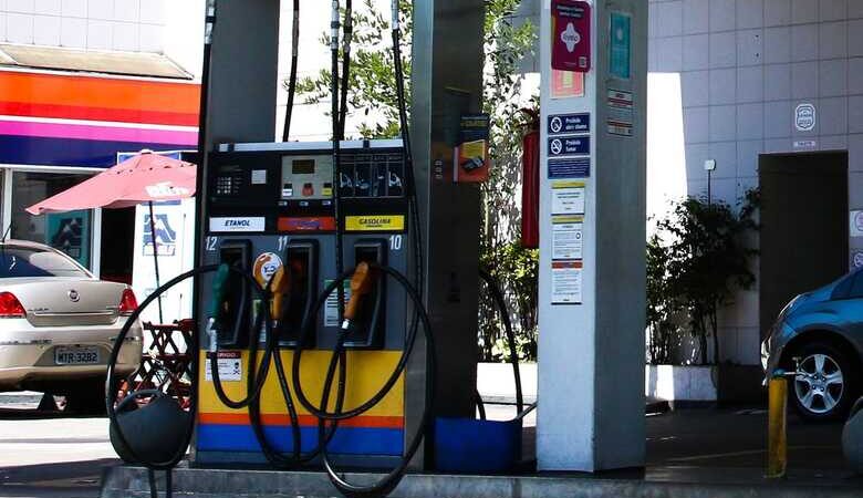Petrobras abaixa os preços, mas postos não reduzem ao consumidor na Capital