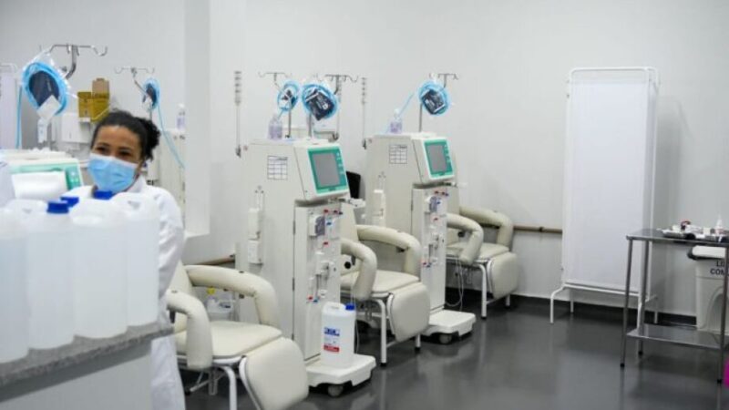 Estado promete ativar quase 100 novas máquinas de hemodiálise