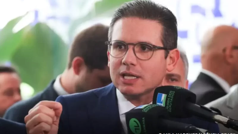 Motta diz que vai levar ao plenário perda do mandato de Carla Zambelli