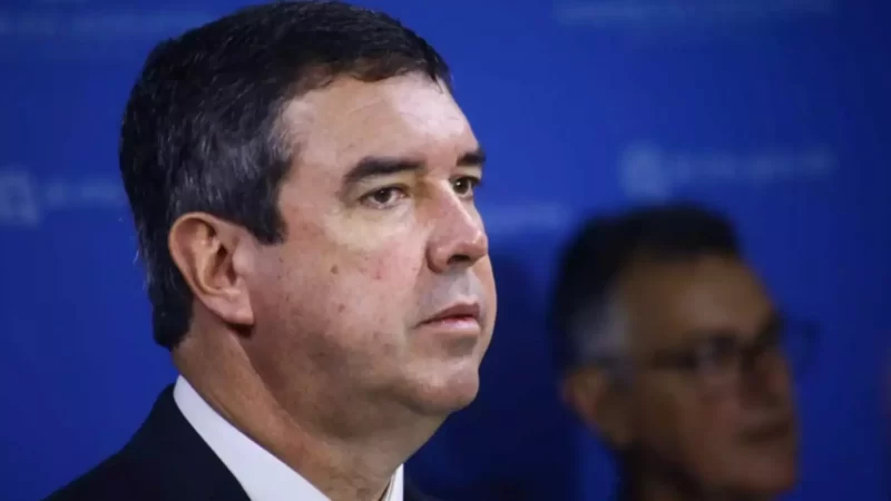 Riedel adota tom diplomático e diz que taxação de Trump afeta diretamente negócios em MS