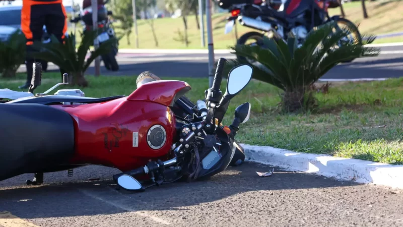 Idoso é atropelado em ciclofaixa da Avenida Duque de Caxias em Campo Grande