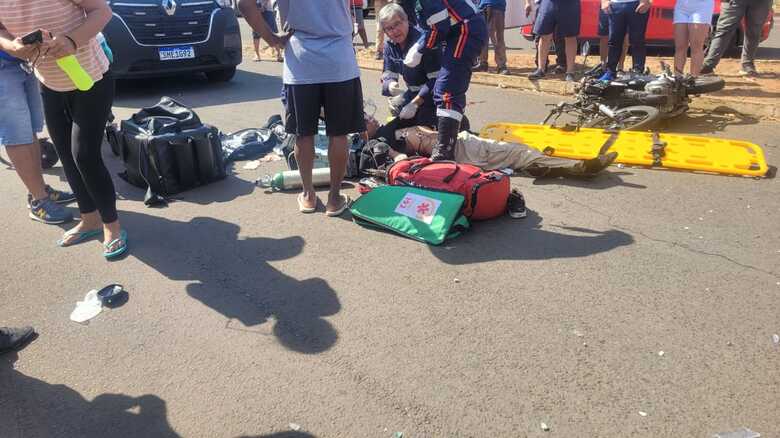 Motociclista é socorrido em estado gravíssimo após acidente na Marques de Herval