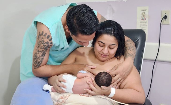 Agosto Dourado: MS supera meta da OMS em aleitamento materno exclusivo e alerta para apoio coletivo às mães