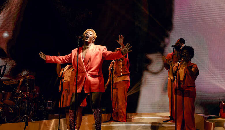 SESC MS 79 anos: Liniker e Silveira se apresentam no Parque das Nações Indígenas