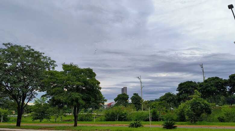 Tempo nublado aumenta chances de chuva nesta terça-feira em MS