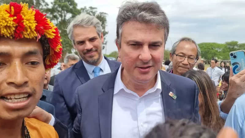 Riedel recebe ministro da Educação em visita a escola estadual de Campo Grande