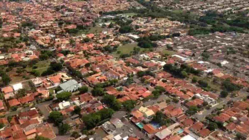 Mulher é resgatada em Campo Grande após sequestro e tortura em cativeiro