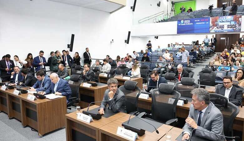 Assembleia vota proposta que destina impostos de empresas para fundos de proteção social