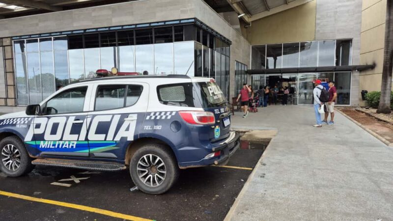 Bandido invade loja de joias em shopping de Campo Grande