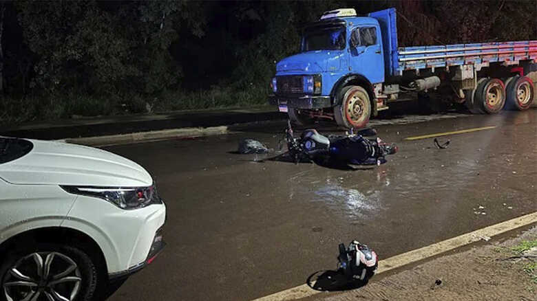 Pastor morre após colidir moto em dois veículos em Aquidauana